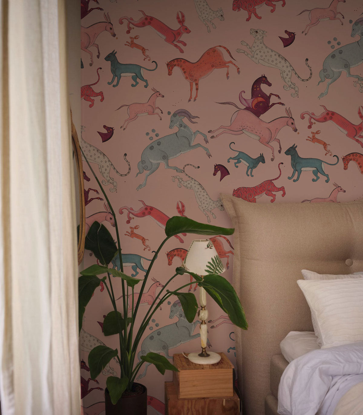 Orientalische Tiere Hellrosa Tapete