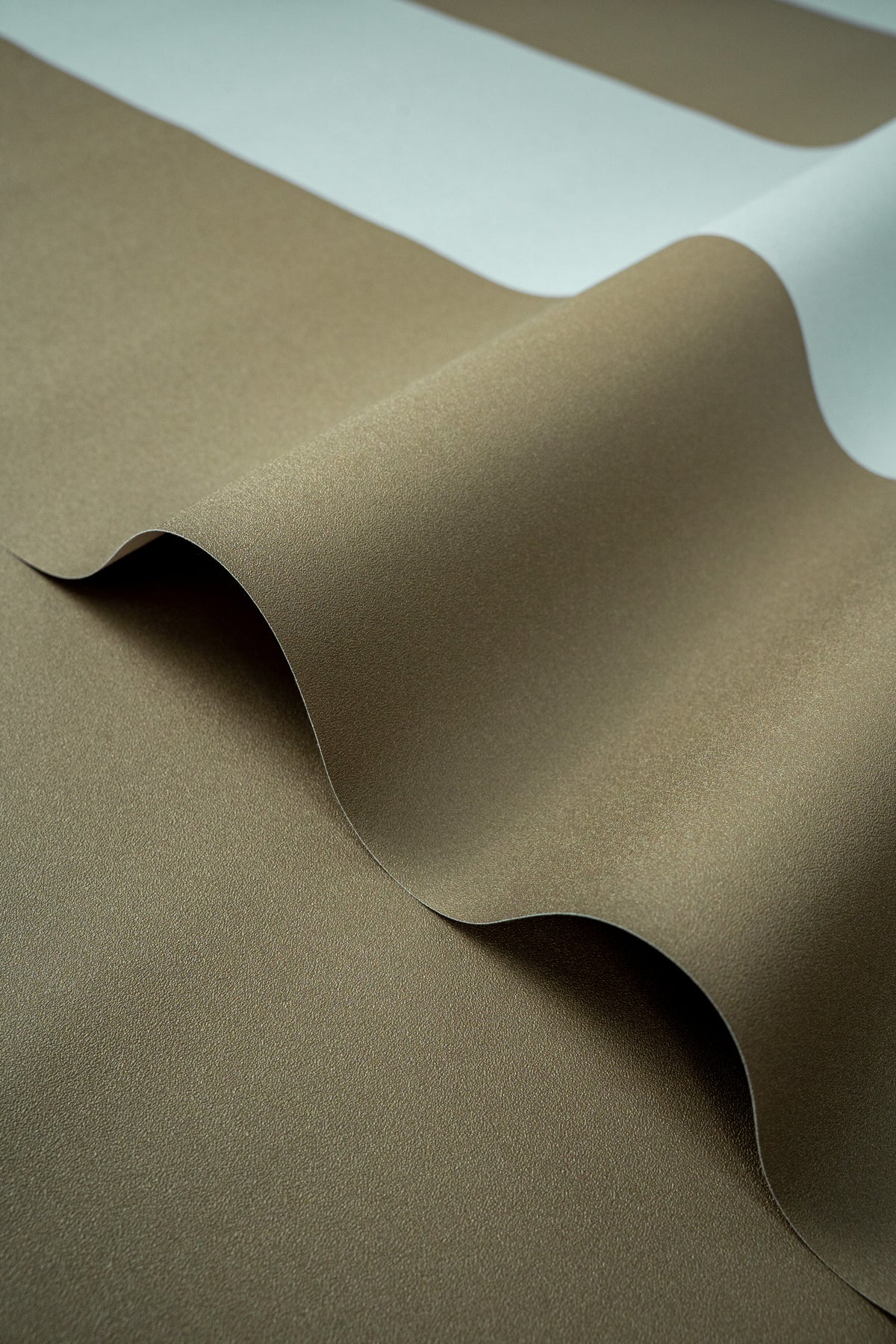 Tapete Wide Stripe Play Fog Sand