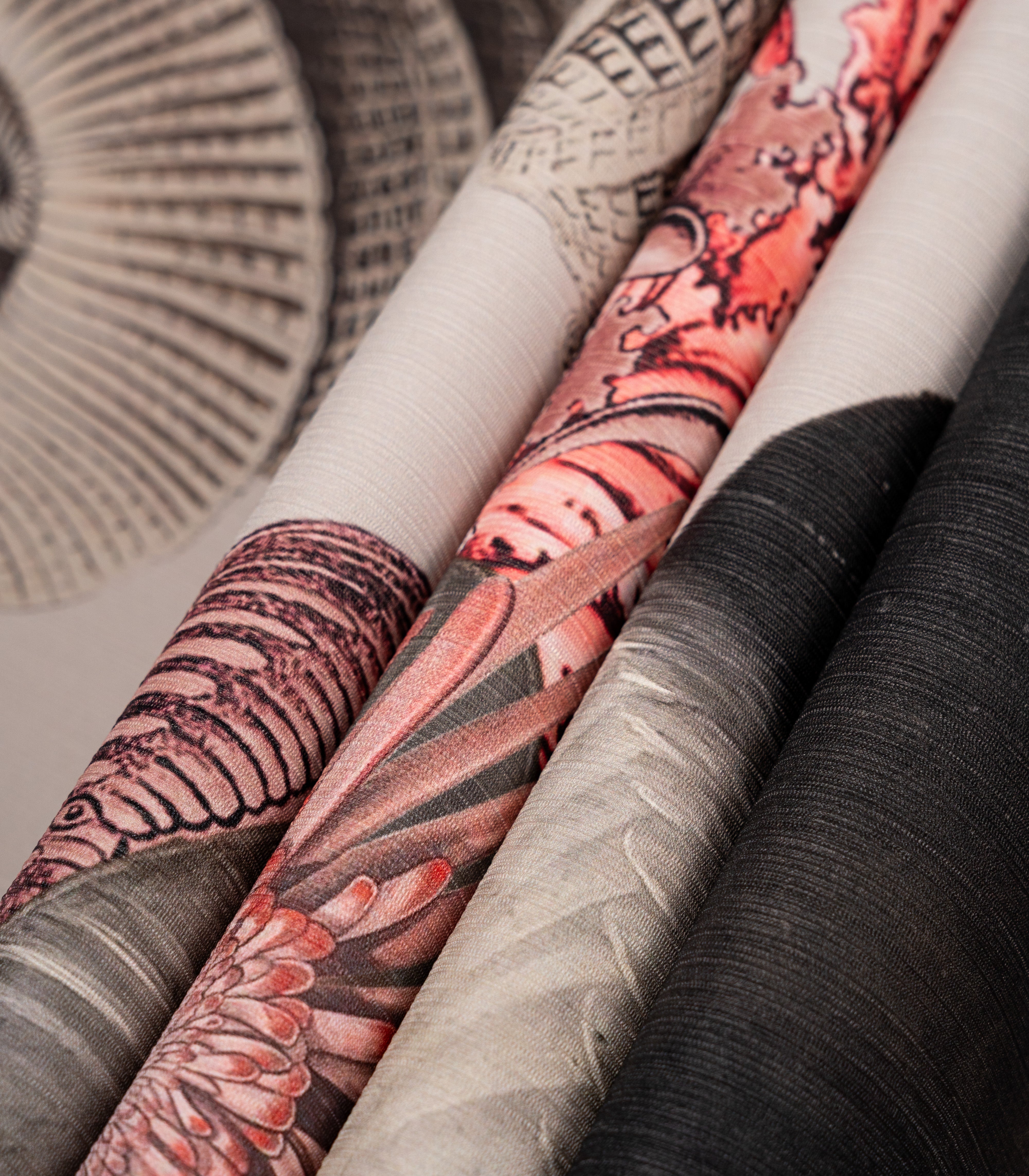 Wallpaper Lady Medusa Beige