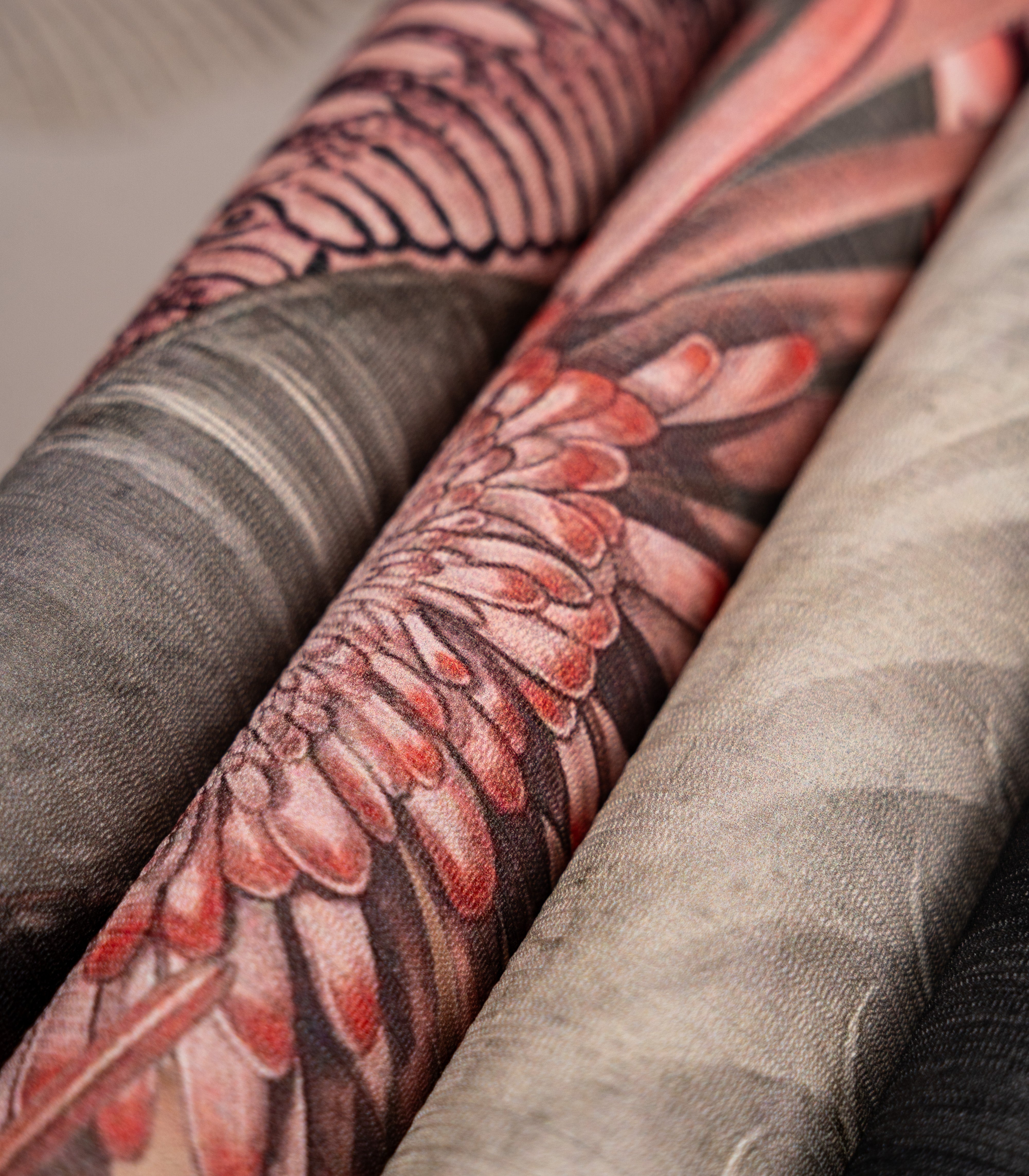 Wallpaper Lady Medusa Beige