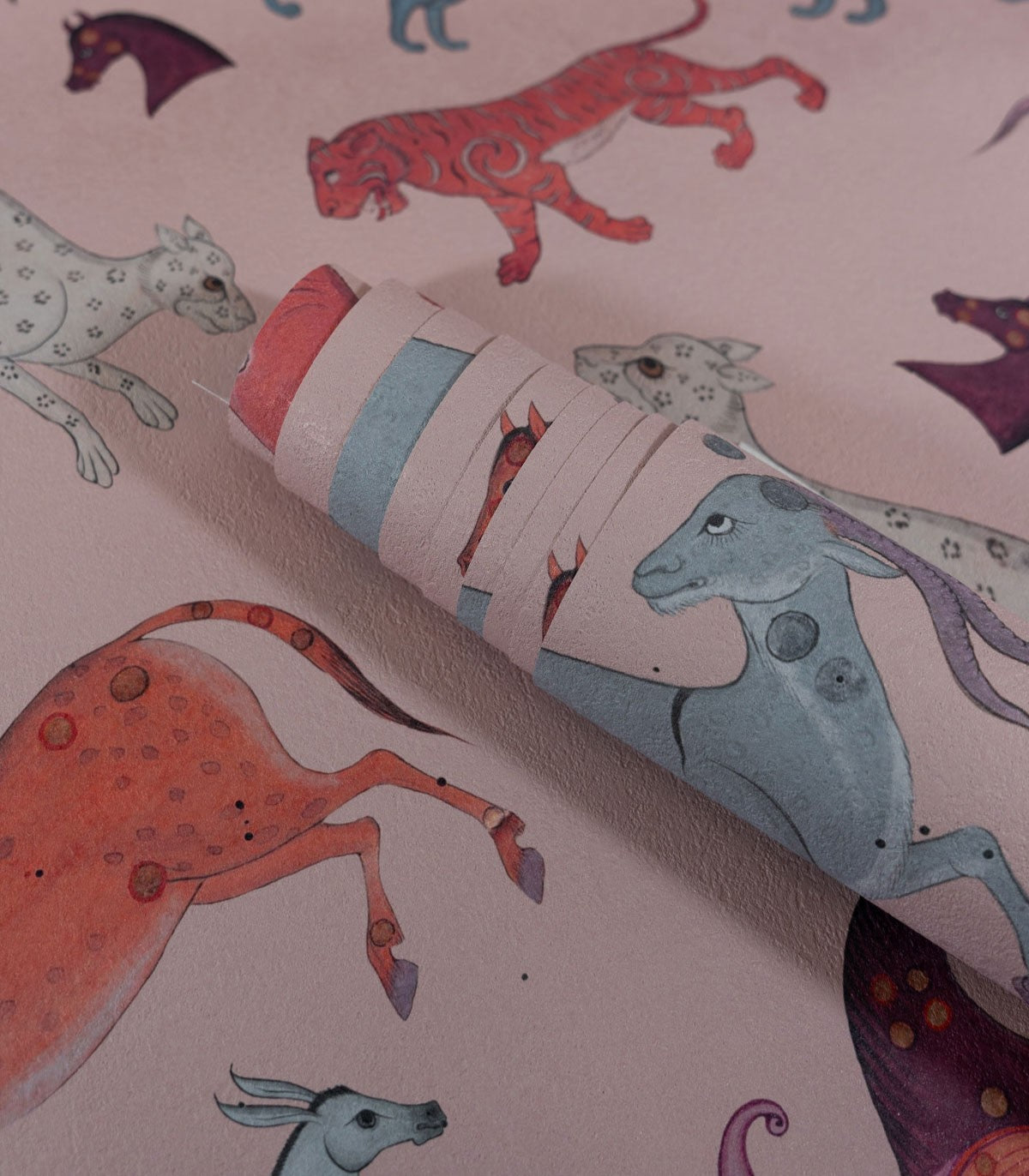 Orientalische Tiere Hellrosa Tapete