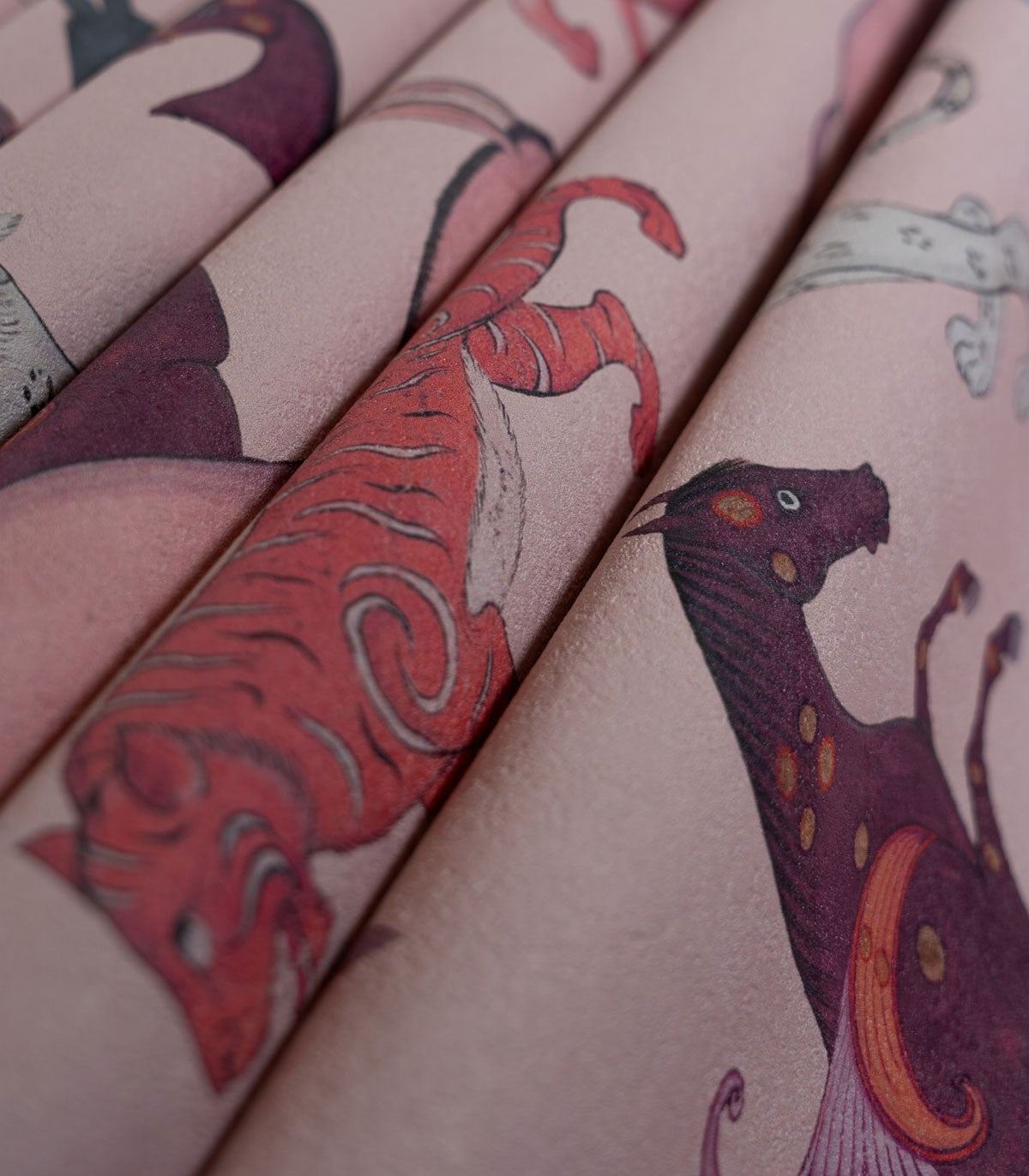 Orientalische Tiere Hellrosa Tapete