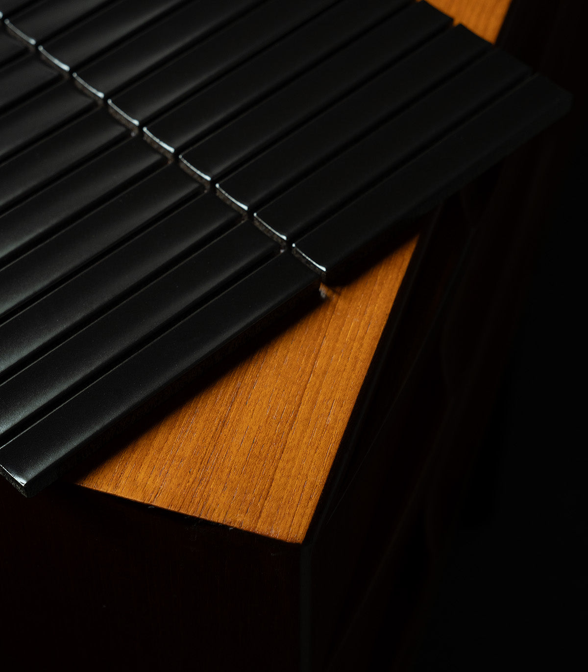 Klavierschwarzes mattes Mosaik