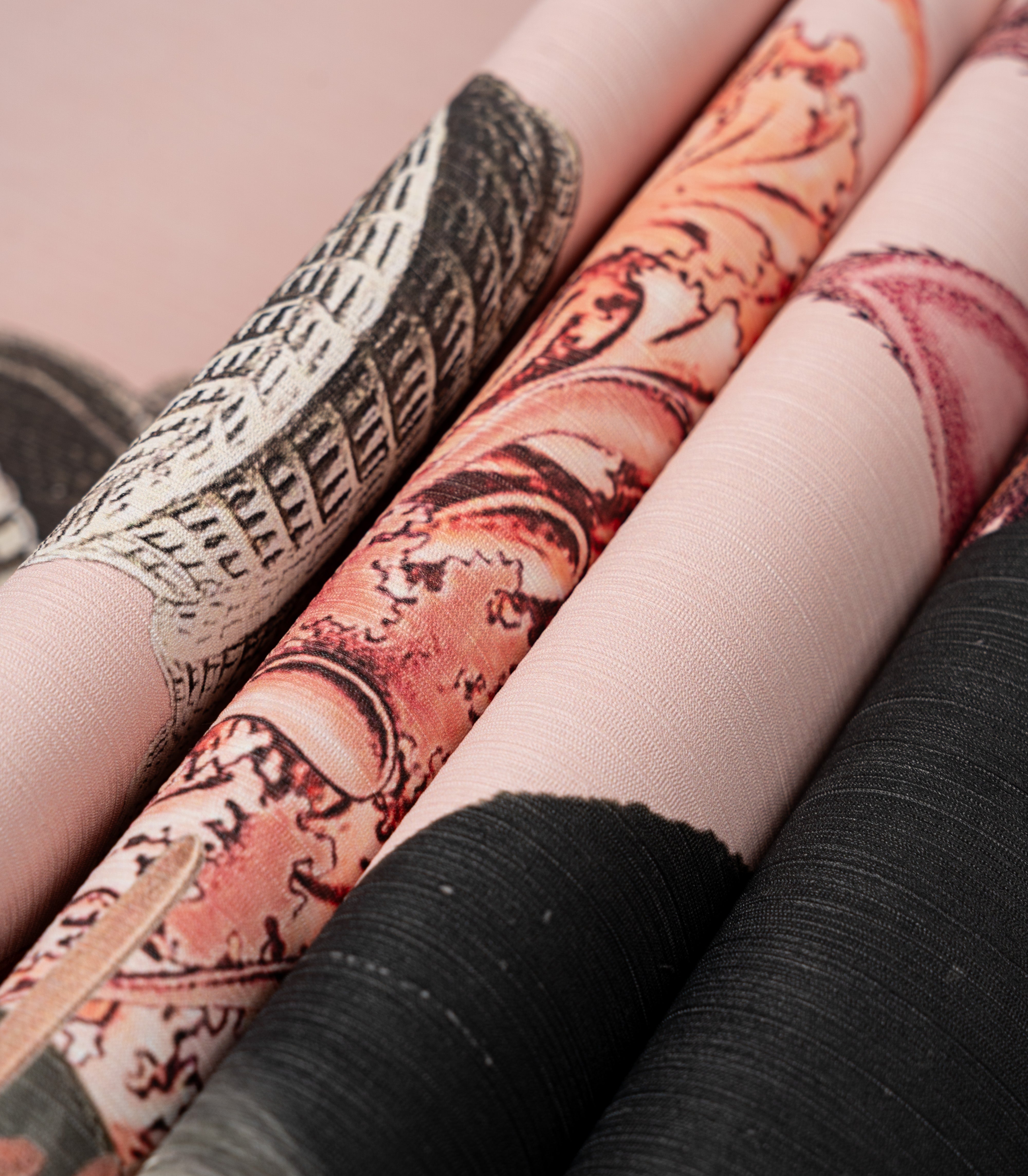Wallpaper Lady Medusa Beige